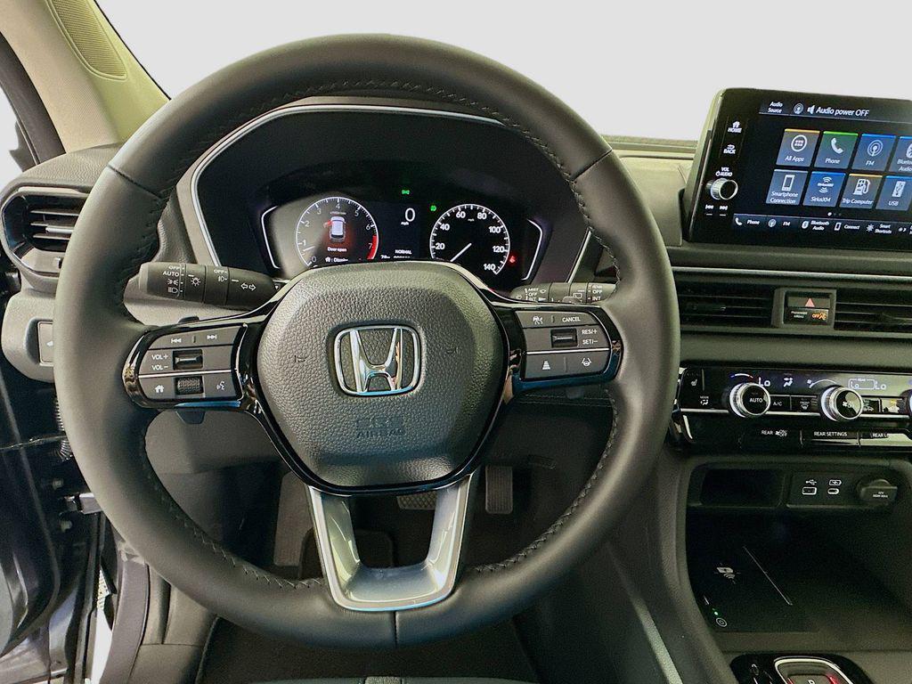 new 2025 Honda Pilot car, priced at $47,095