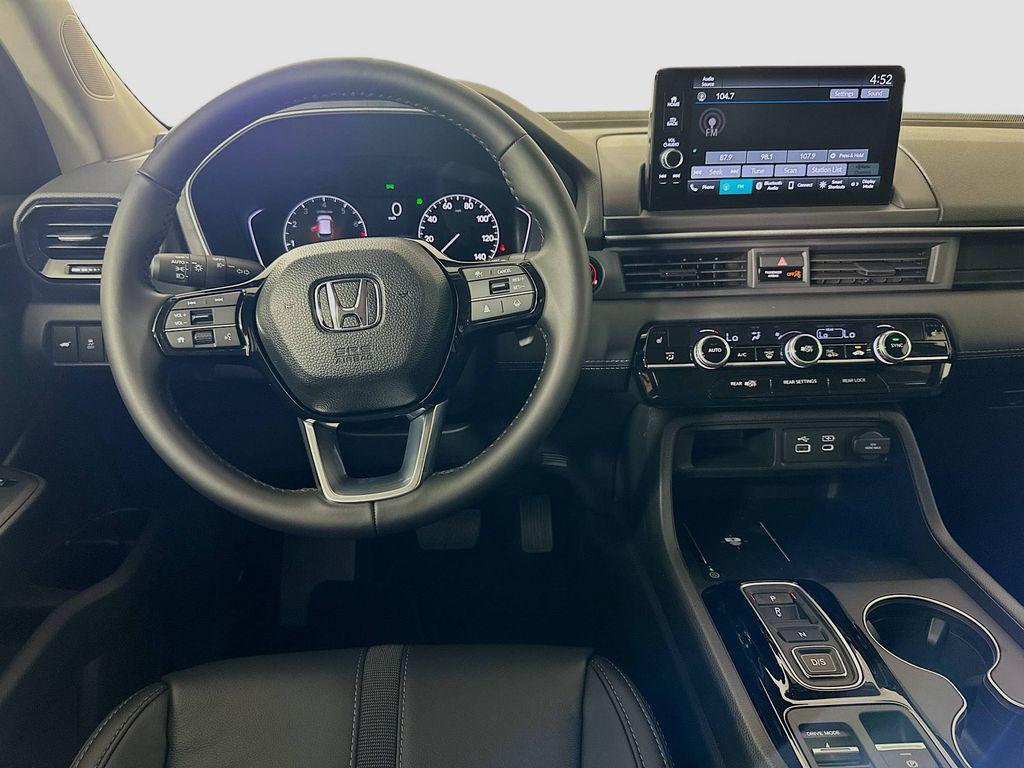 new 2025 Honda Pilot car, priced at $47,095