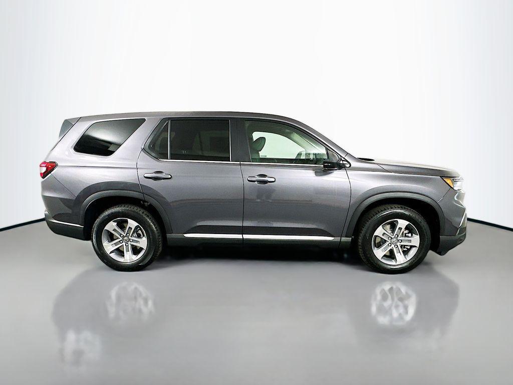 new 2025 Honda Pilot car, priced at $47,095