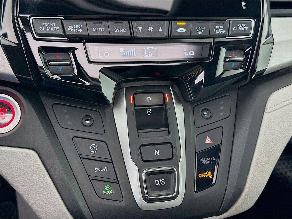 used 2024 Honda Odyssey car, priced at $34,400