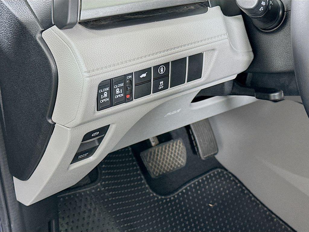 used 2024 Honda Odyssey car, priced at $34,400