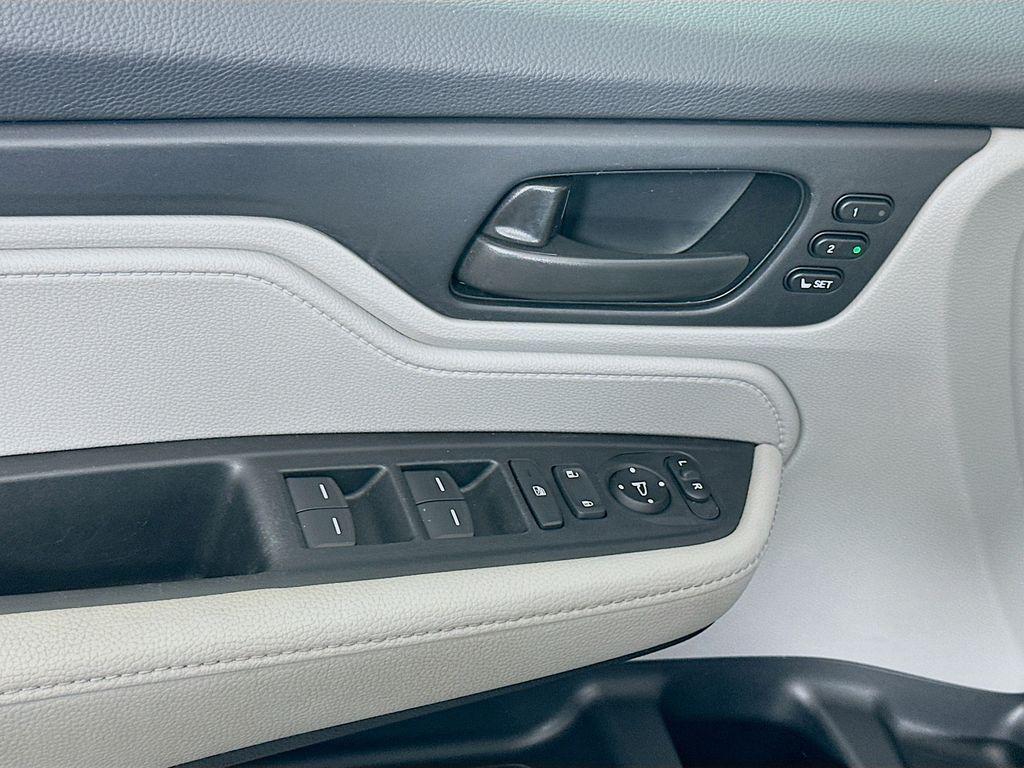 used 2024 Honda Odyssey car, priced at $34,400
