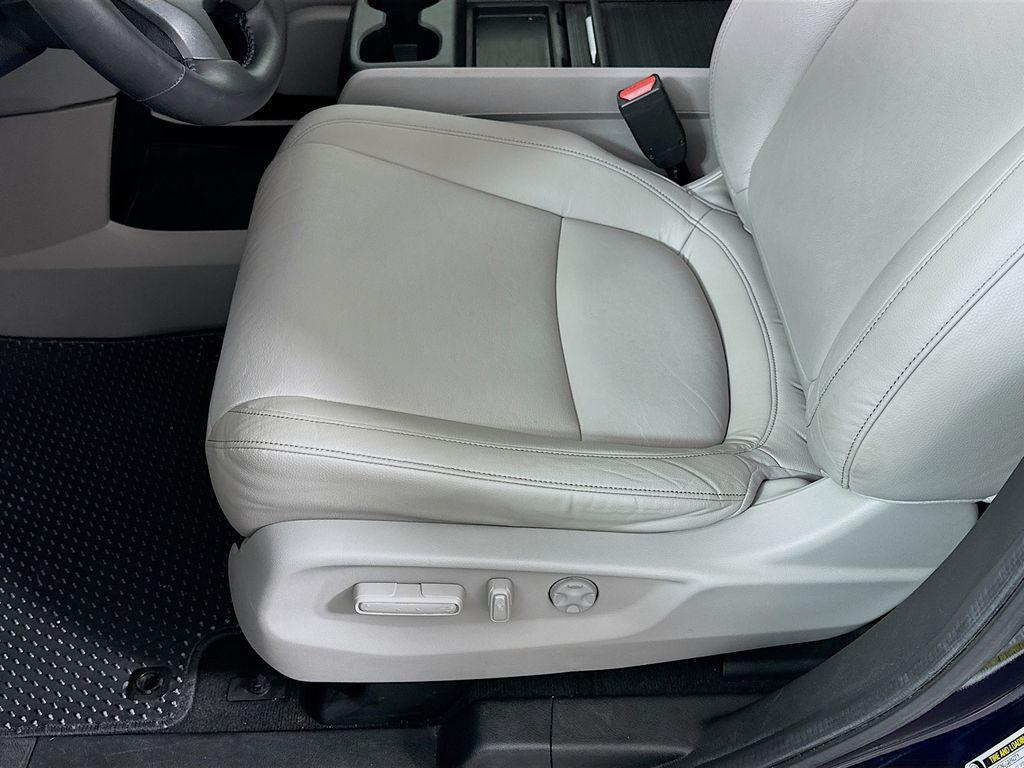 used 2024 Honda Odyssey car, priced at $34,400