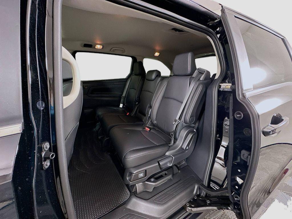 new 2026 Honda Odyssey car, priced at $44,290