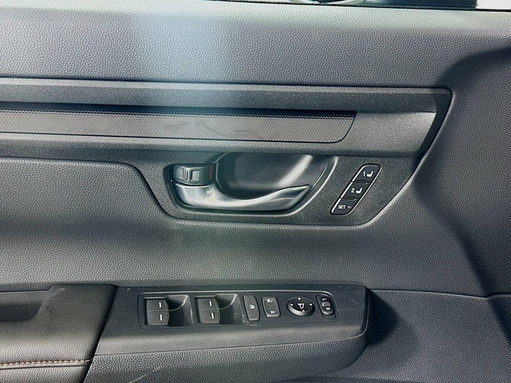 new 2026 Honda CR-V Hybrid car, priced at $40,175