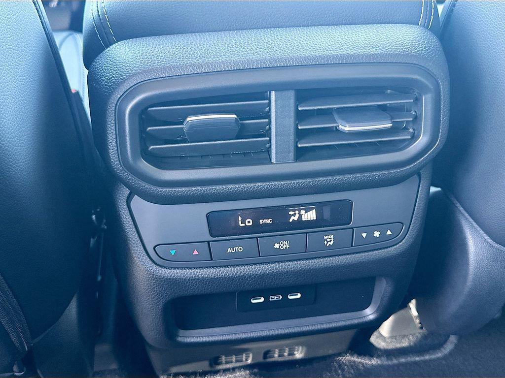 new 2025 Honda Pilot car, priced at $52,950