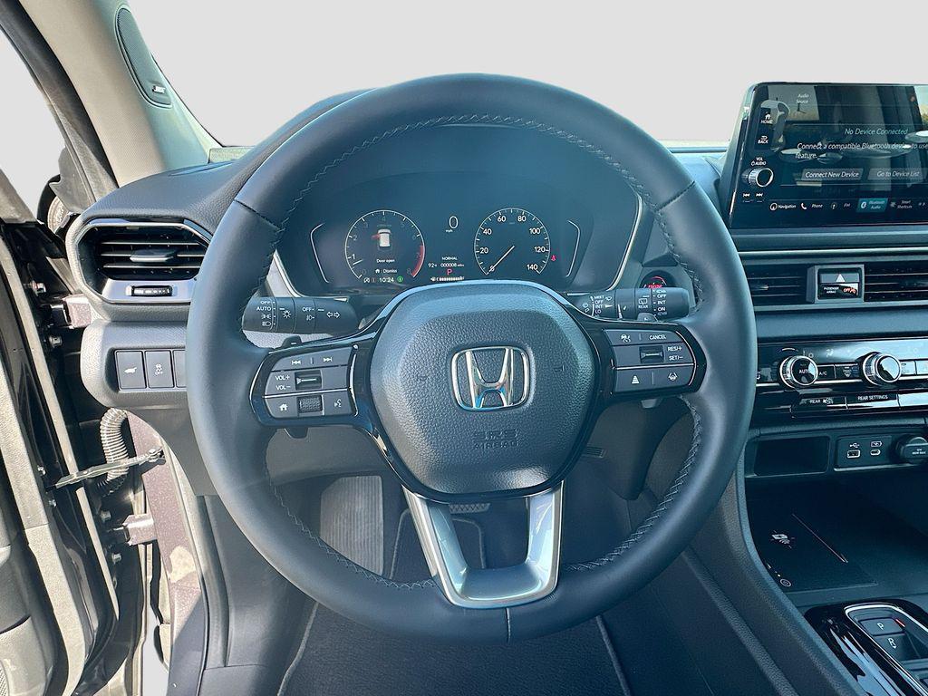 new 2025 Honda Pilot car, priced at $52,950
