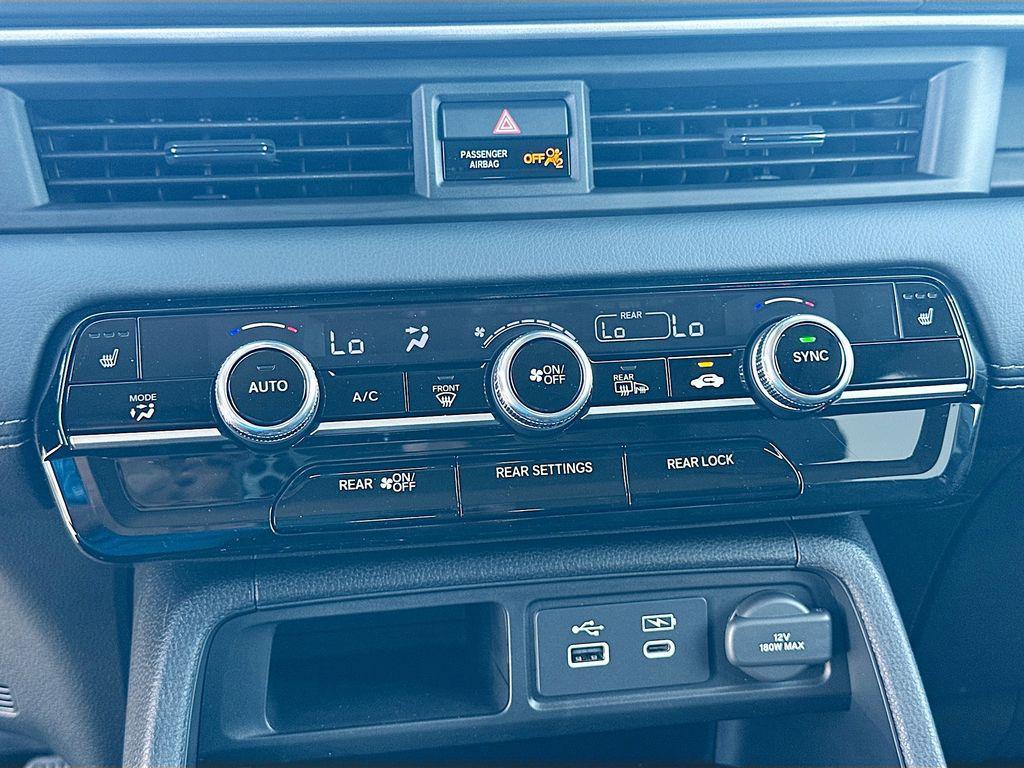 new 2025 Honda Pilot car, priced at $52,950