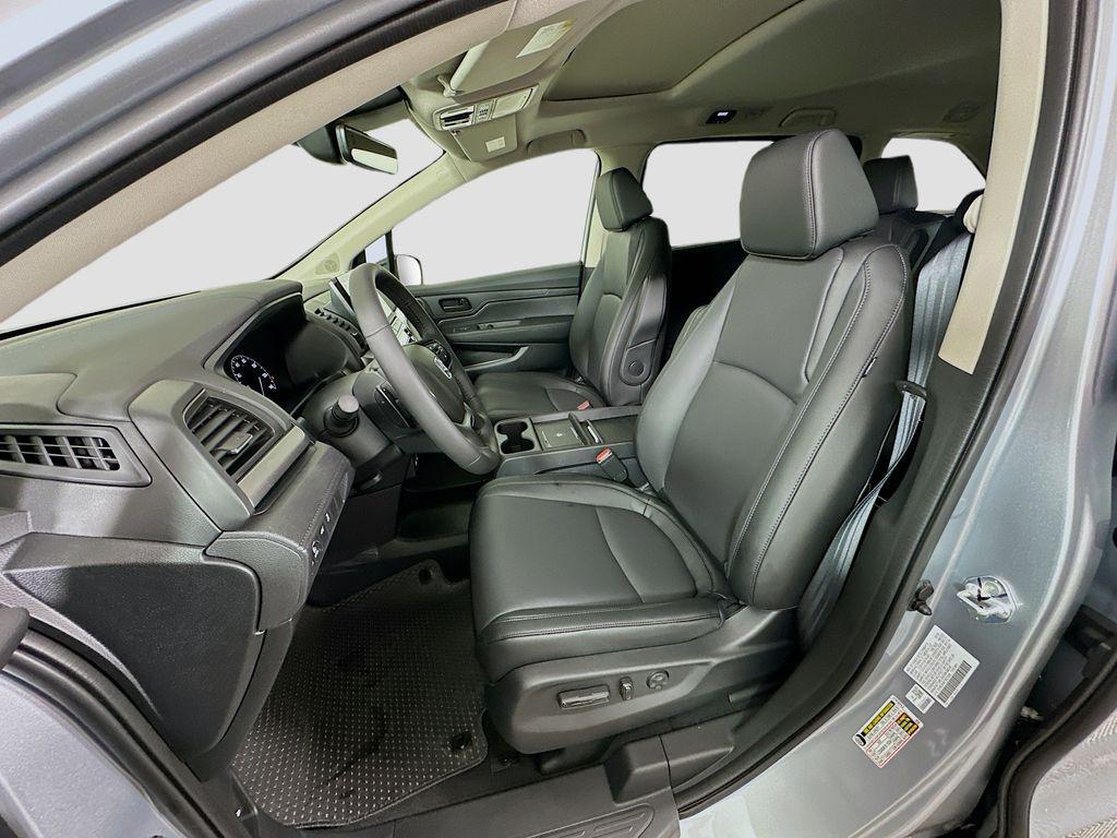 new 2026 Honda Odyssey car, priced at $44,290