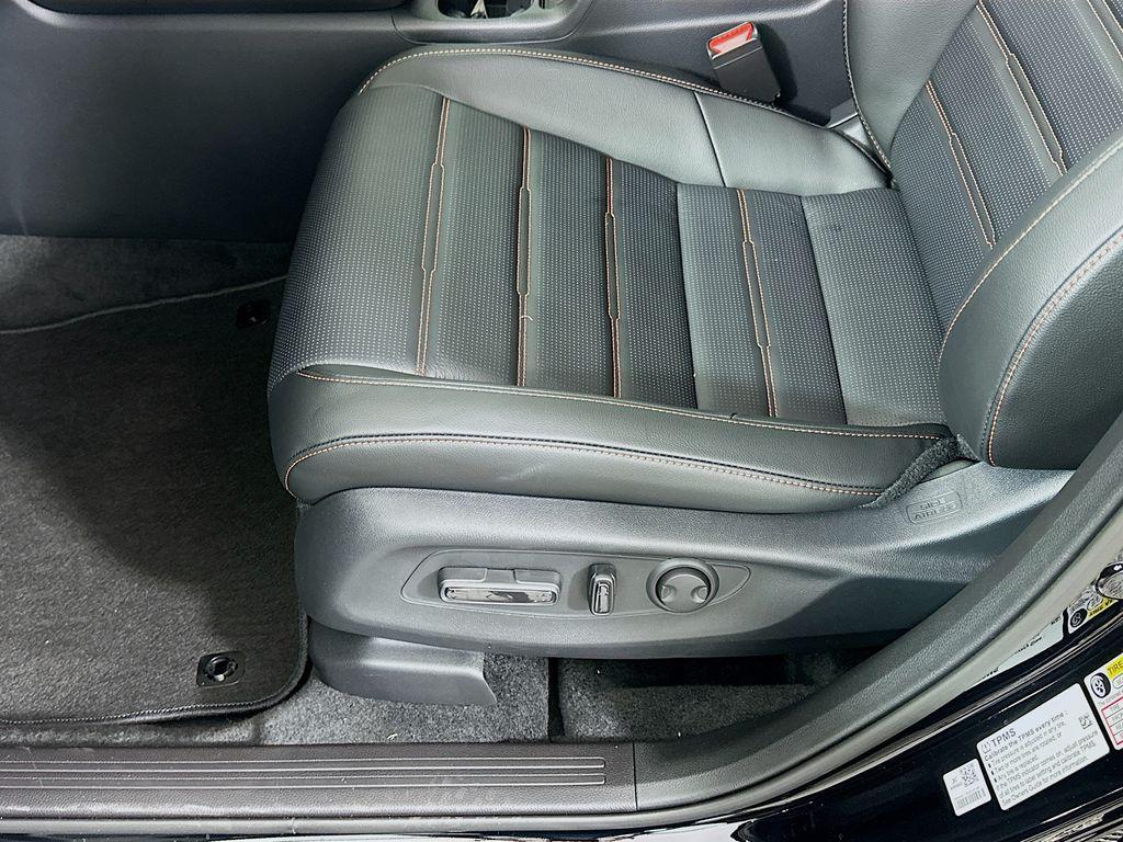 new 2026 Honda CR-V Hybrid car, priced at $40,175