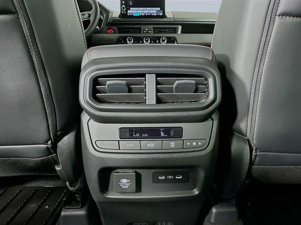 new 2025 Honda Pilot car, priced at $51,375