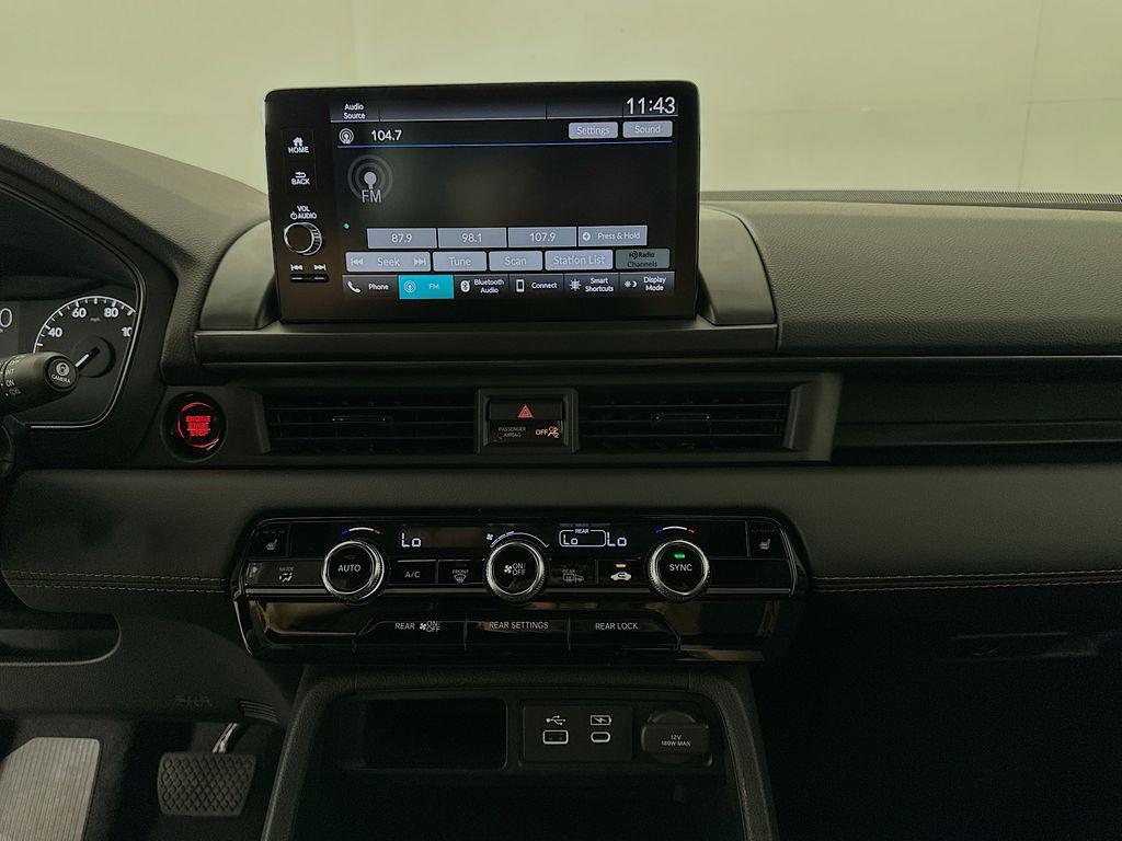 new 2025 Honda Pilot car, priced at $51,375