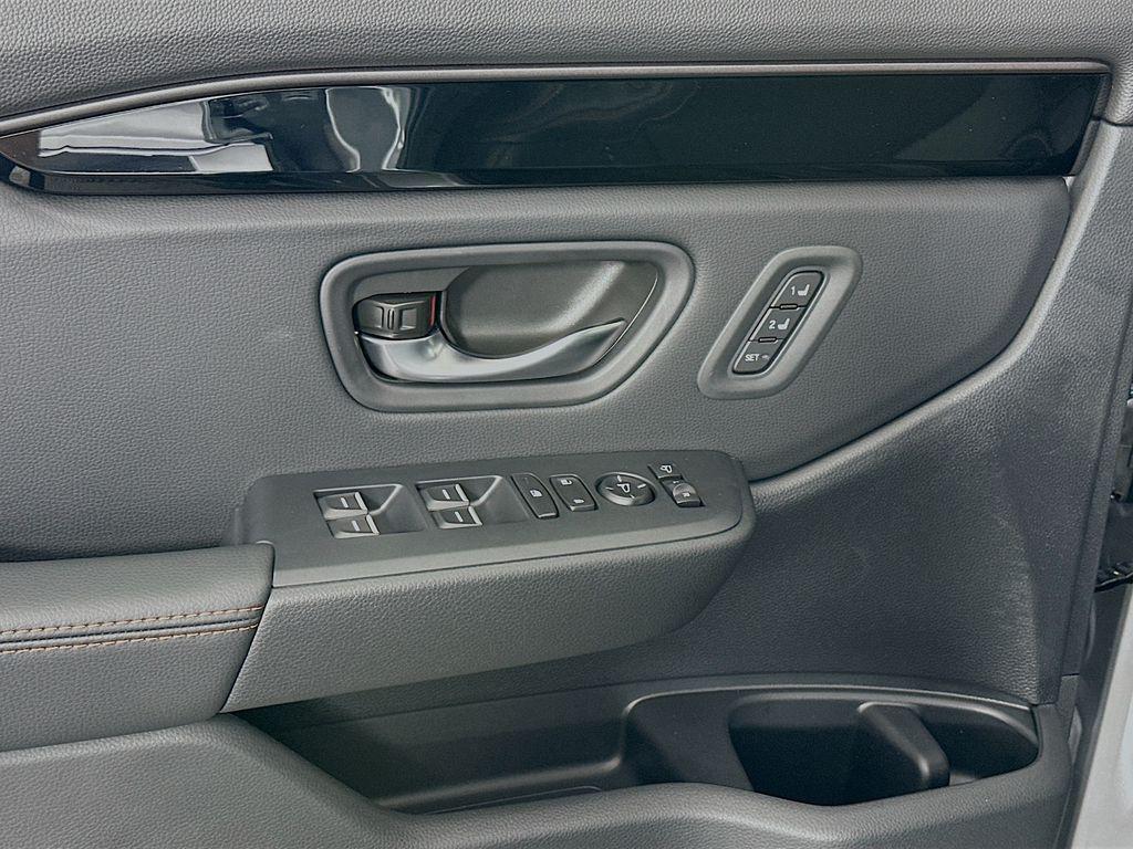 new 2025 Honda Pilot car, priced at $51,375