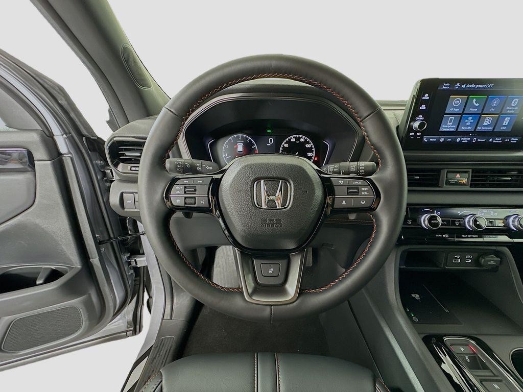 new 2025 Honda Pilot car, priced at $51,375