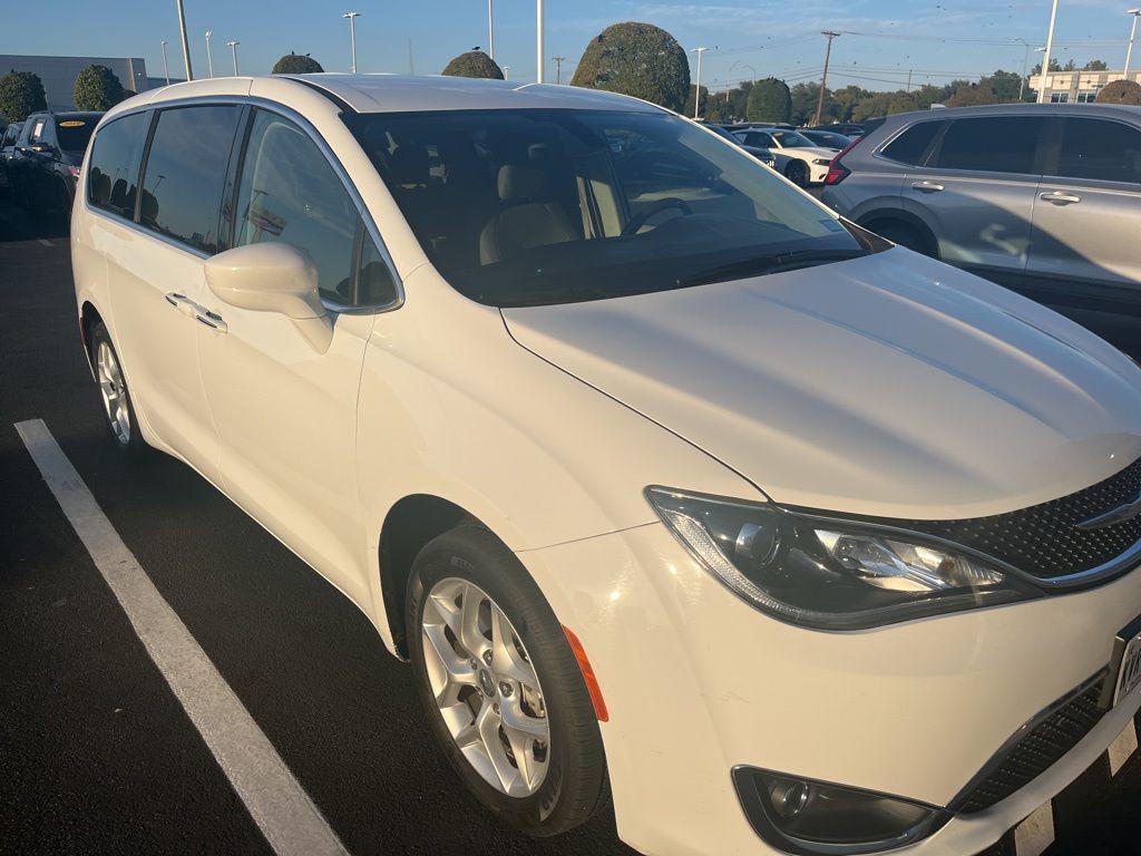 used 2018 Chrysler Pacifica car, priced at $14,500