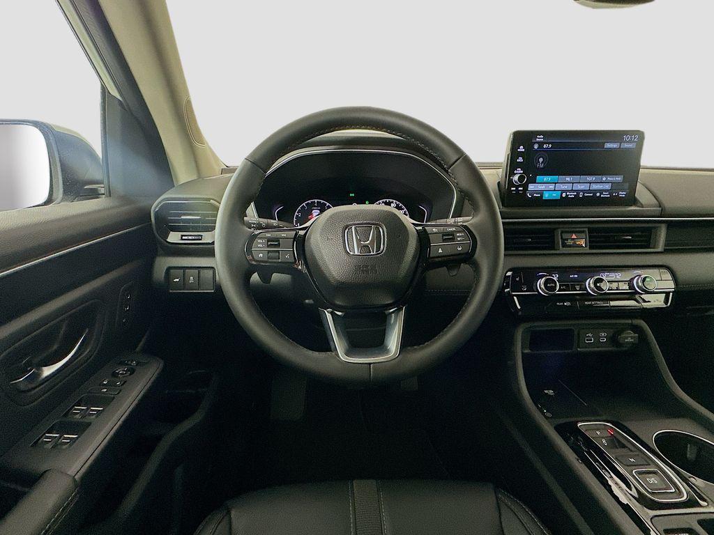 new 2025 Honda Pilot car, priced at $45,450