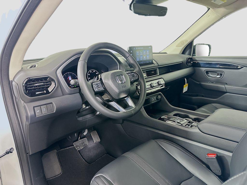 new 2025 Honda Pilot car, priced at $45,450