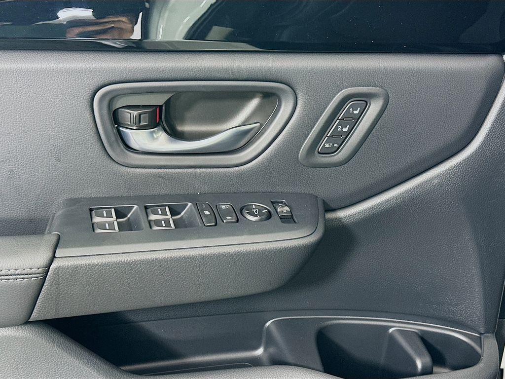 new 2025 Honda Pilot car, priced at $45,450