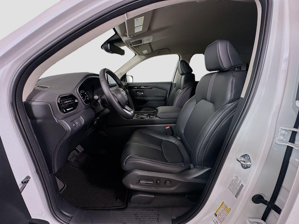 new 2025 Honda Pilot car, priced at $45,450