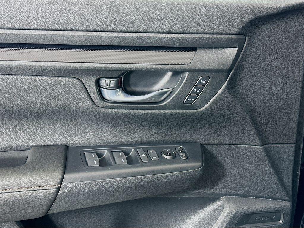 new 2026 Honda CR-V Hybrid car, priced at $40,175