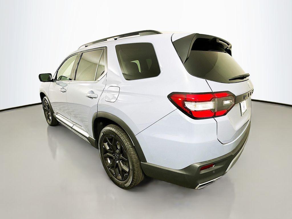 new 2025 Honda Pilot car, priced at $51,650