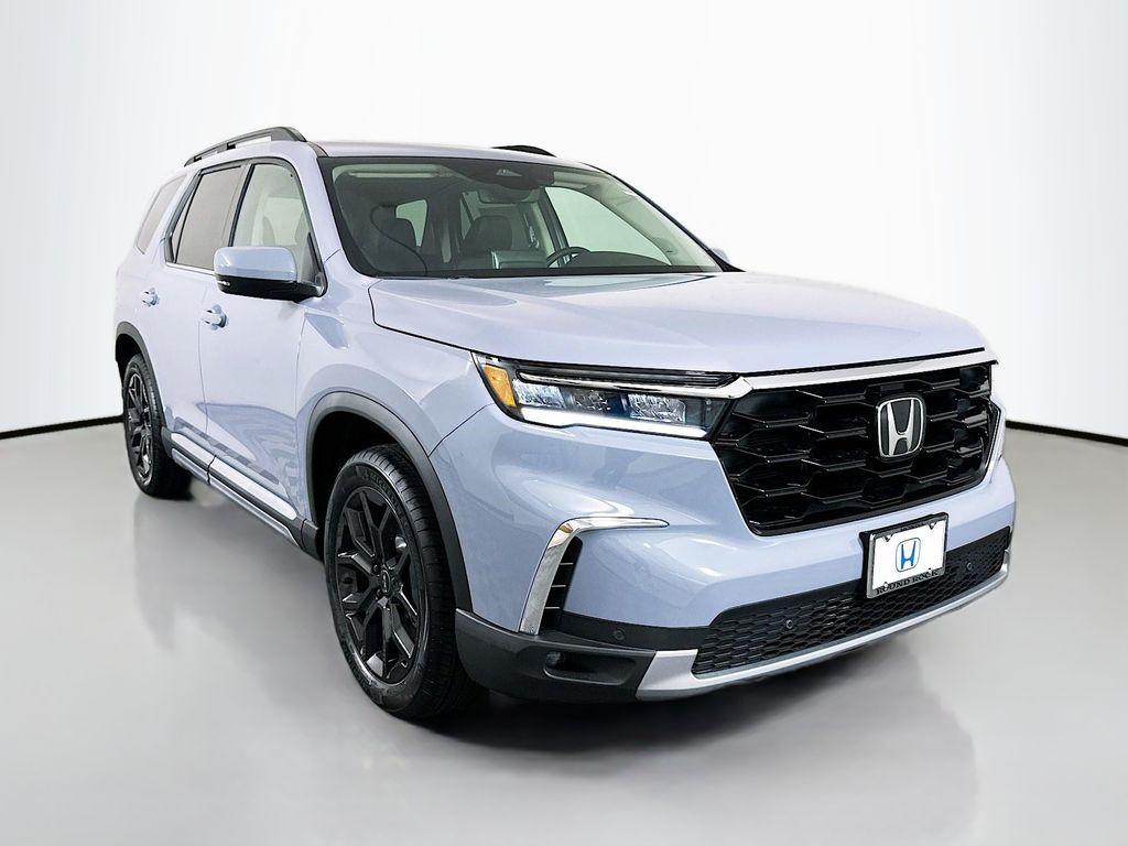 new 2025 Honda Pilot car, priced at $51,650