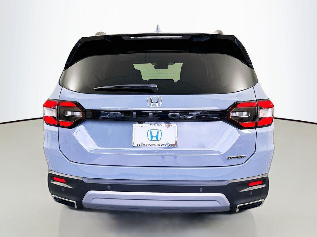 new 2025 Honda Pilot car, priced at $51,650