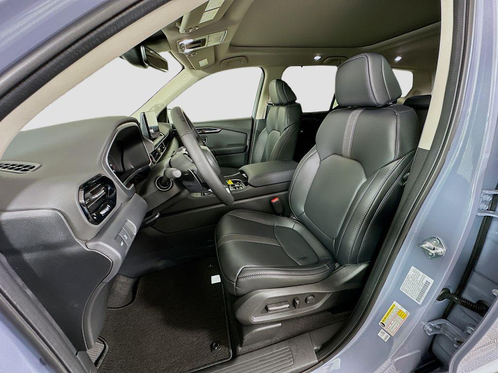 new 2025 Honda Pilot car, priced at $51,650