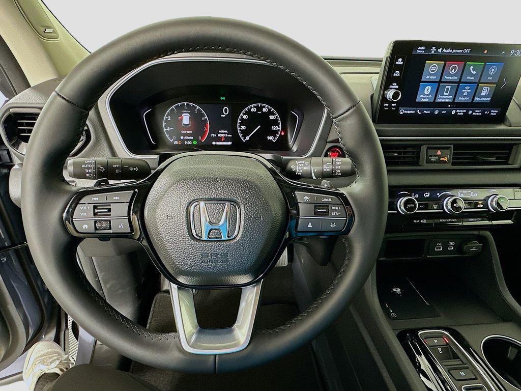 new 2025 Honda Pilot car, priced at $51,650