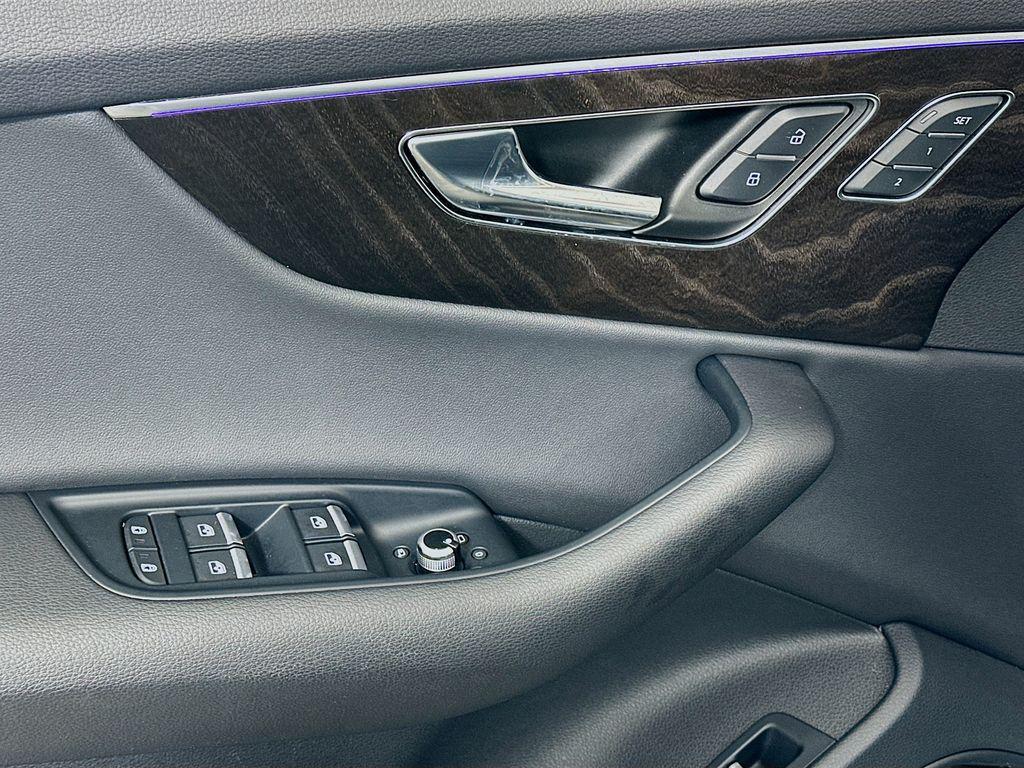 used 2022 Audi Q7 car, priced at $37,300