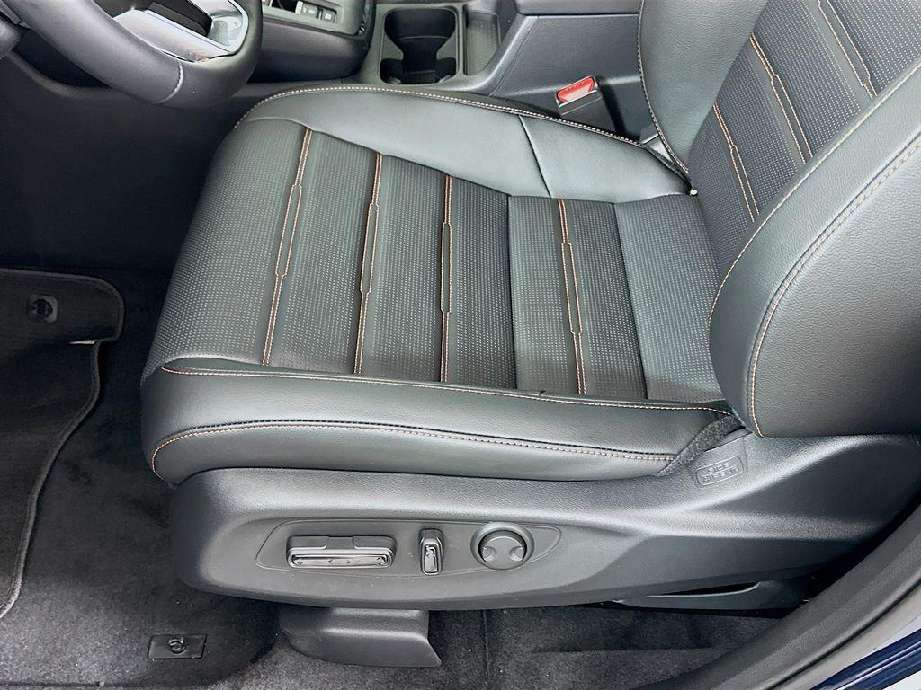 new 2026 Honda CR-V Hybrid car, priced at $40,175