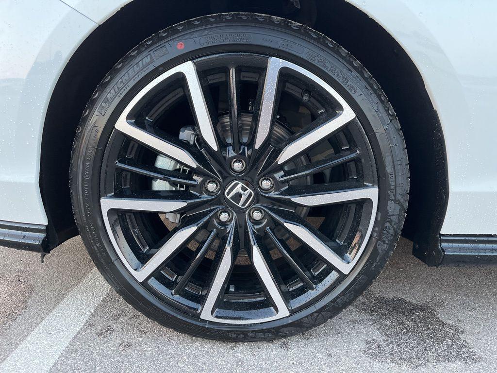 new 2025 Honda Accord Hybrid car, priced at $40,950