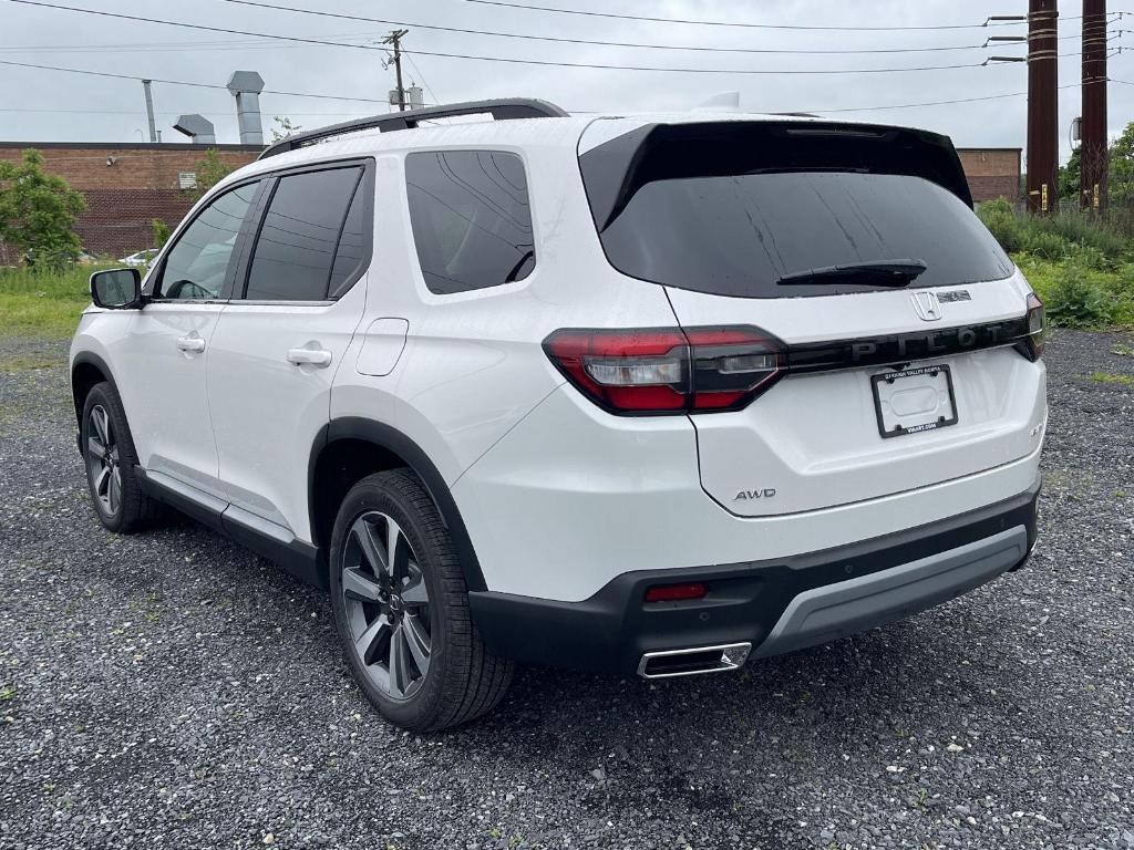new 2025 Honda Pilot car, priced at $54,985