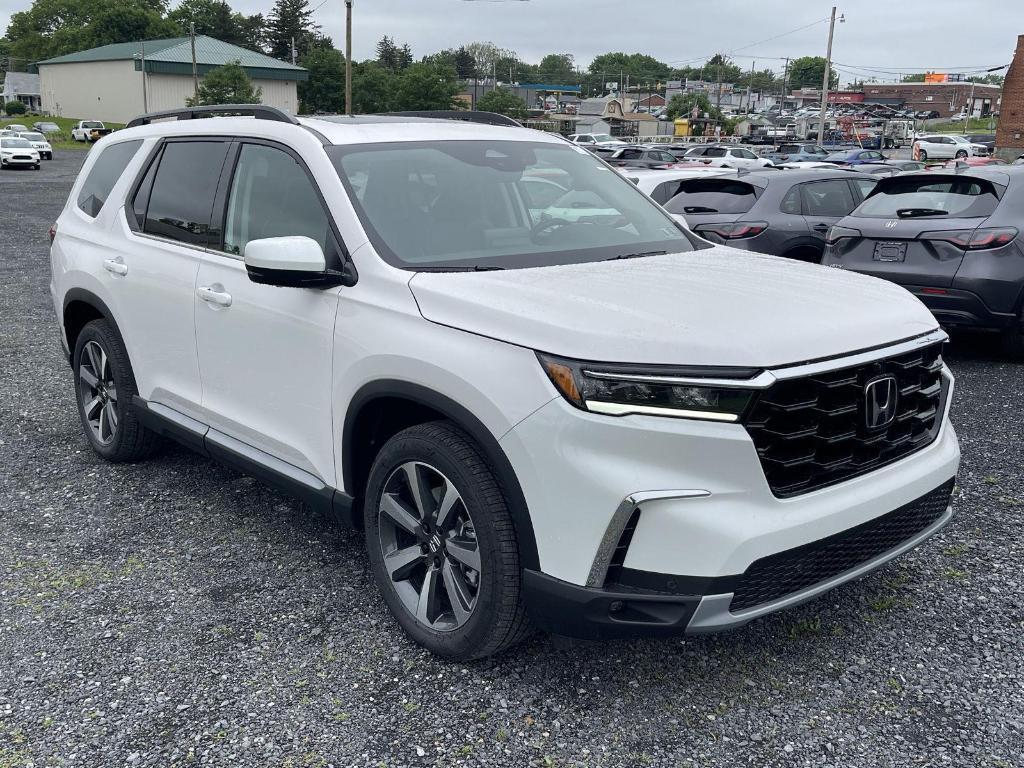 new 2025 Honda Pilot car, priced at $54,985