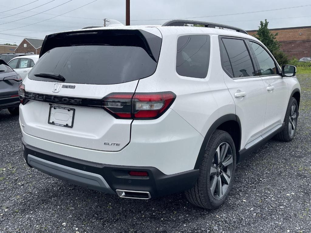 new 2025 Honda Pilot car, priced at $54,985