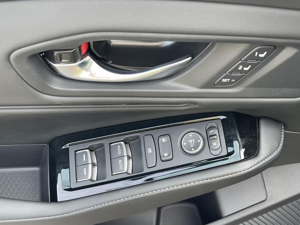 new 2025 Honda Accord Hybrid car, priced at $40,450