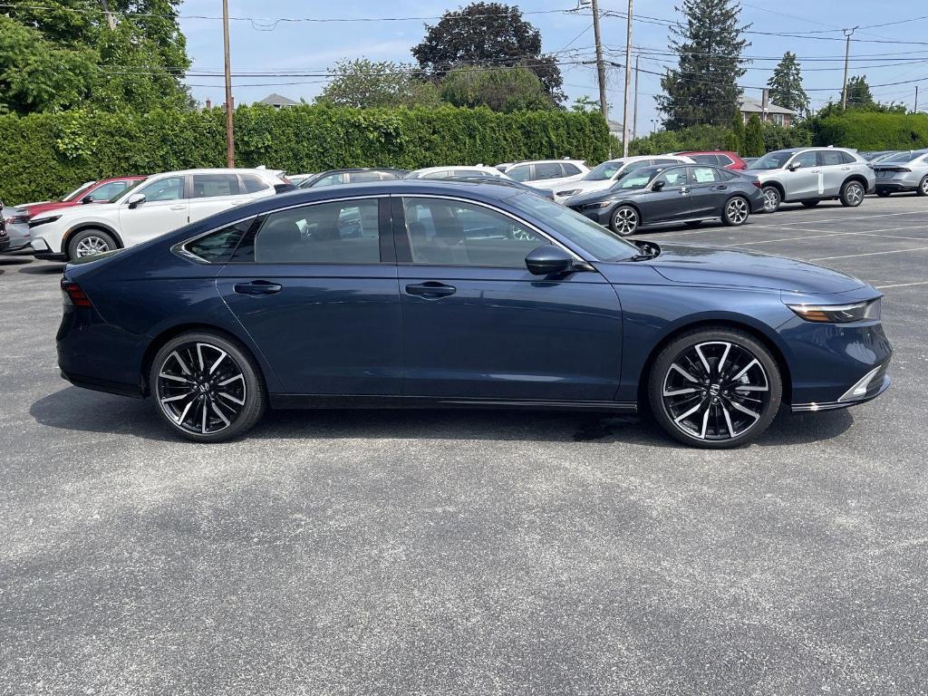 new 2025 Honda Accord Hybrid car, priced at $40,450