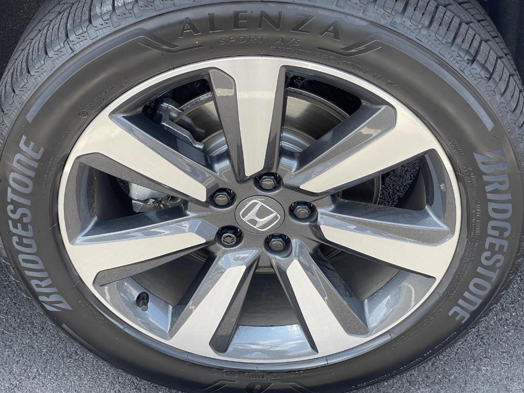 new 2025 Honda Pilot car, priced at $51,050