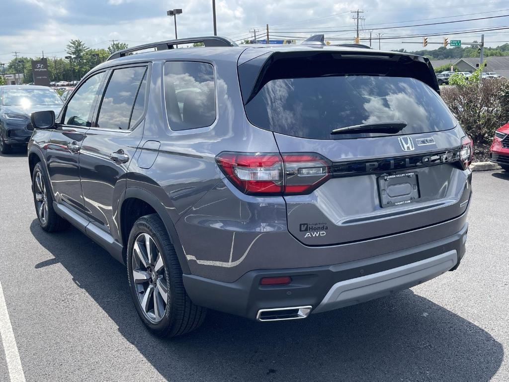 new 2025 Honda Pilot car, priced at $51,050