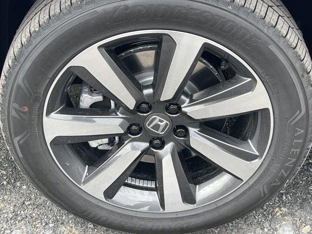 new 2025 Honda Pilot car, priced at $51,050