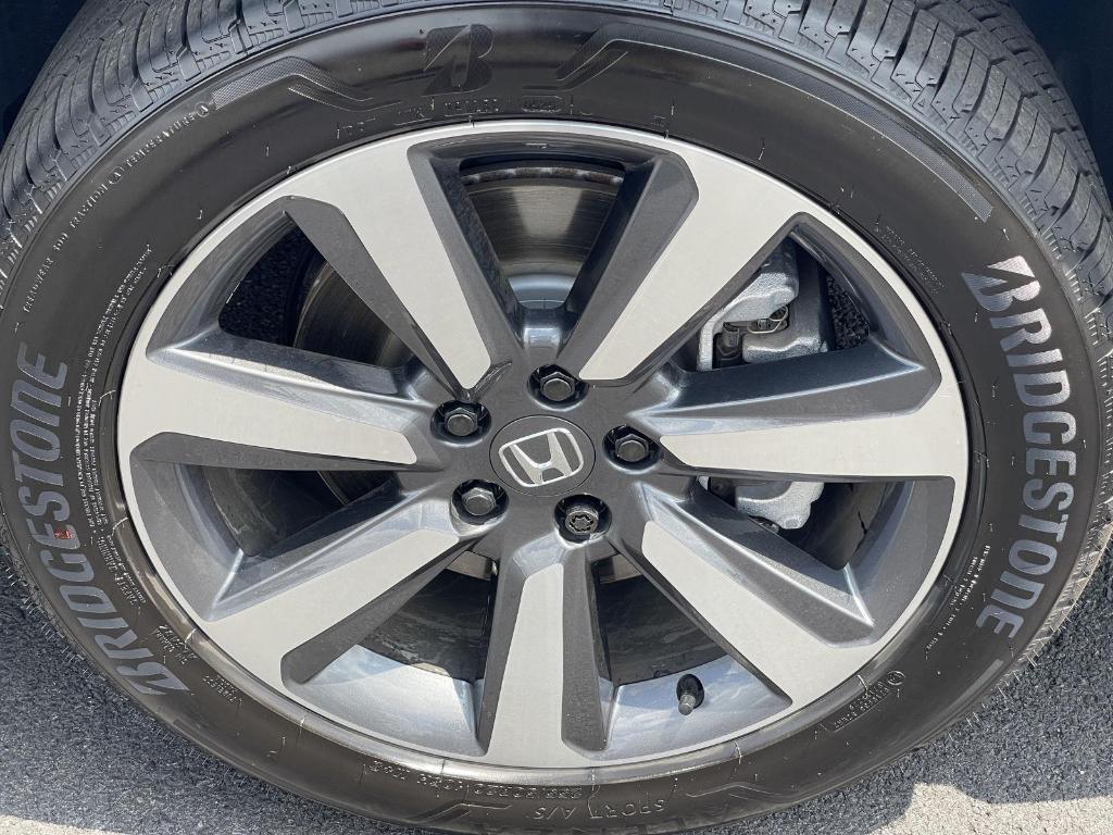 new 2025 Honda Pilot car, priced at $51,050