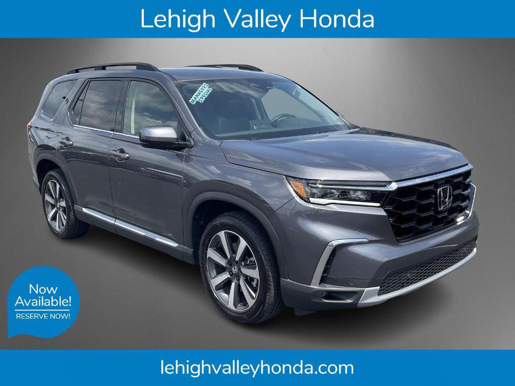 new 2025 Honda Pilot car, priced at $51,050