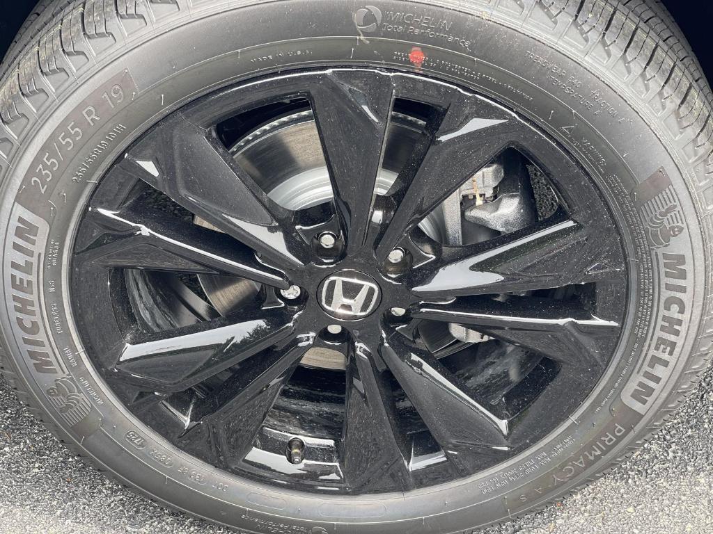 new 2026 Honda CR-V Hybrid car, priced at $43,645