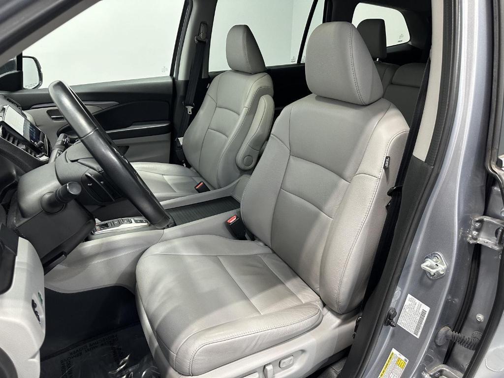 used 2022 Honda Pilot car, priced at $25,995