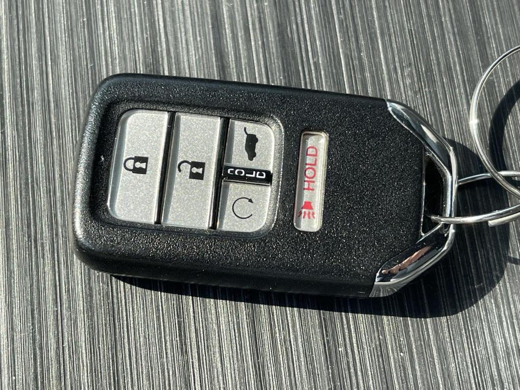 used 2022 Honda Pilot car, priced at $27,995