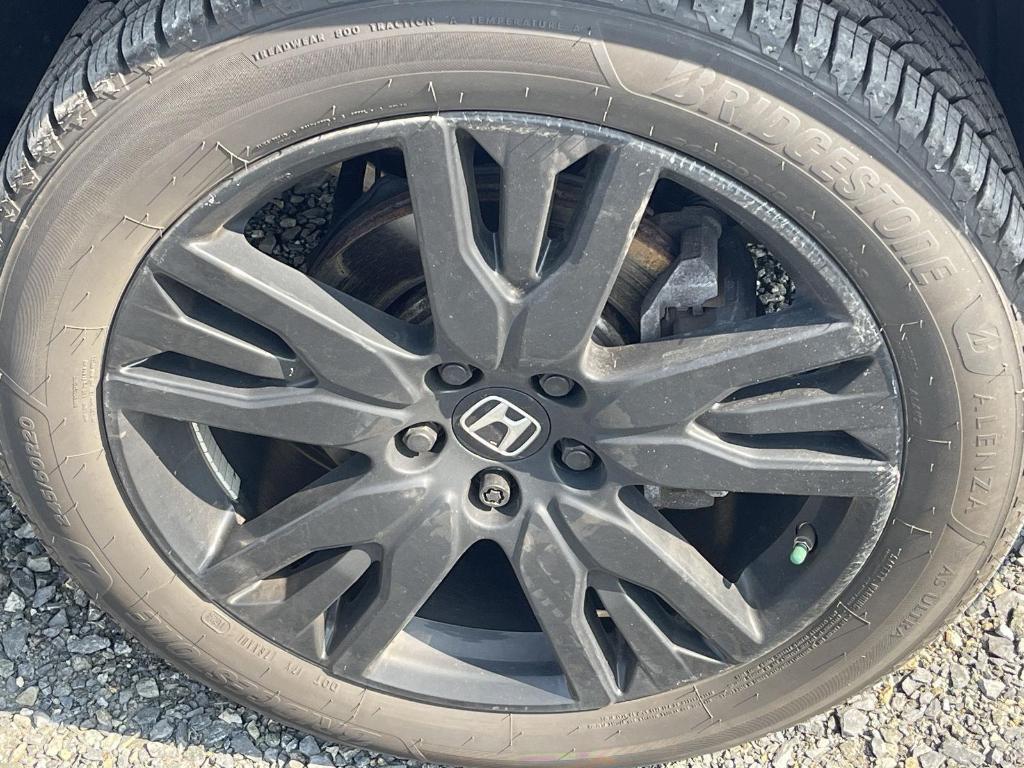 used 2022 Honda Pilot car, priced at $27,995
