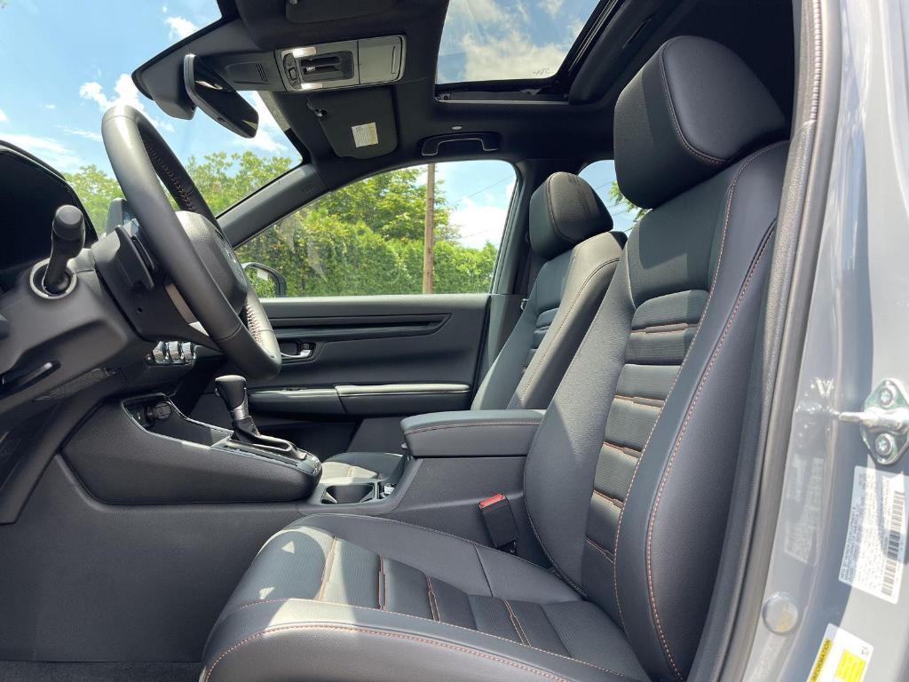 new 2026 Honda CR-V Hybrid car, priced at $40,565