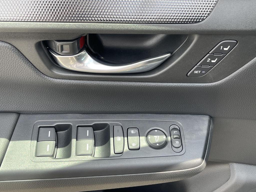 new 2026 Honda CR-V Hybrid car, priced at $40,565