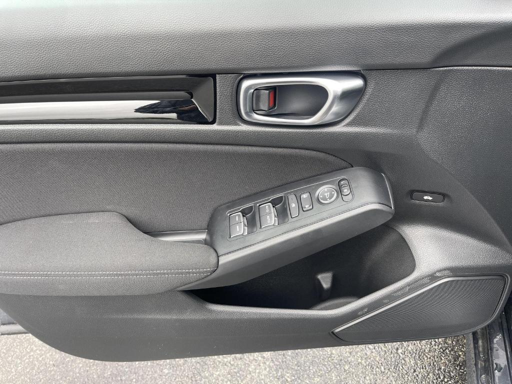 new 2025 Honda Civic Hybrid car, priced at $30,100