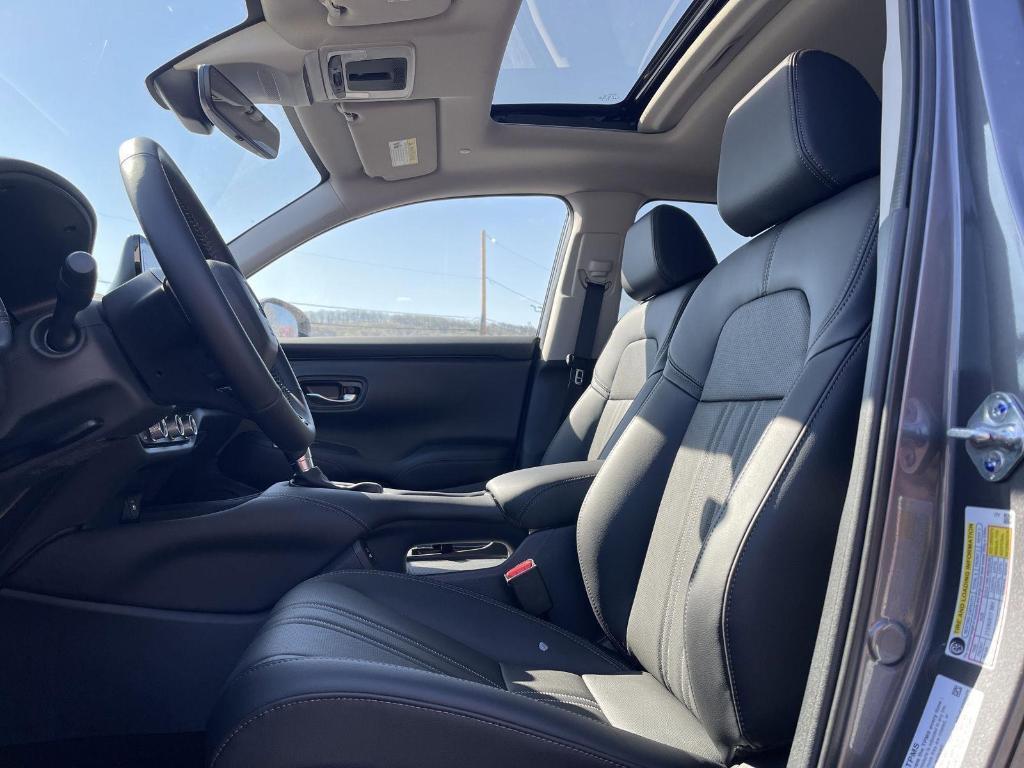 new 2025 Honda HR-V car, priced at $32,395